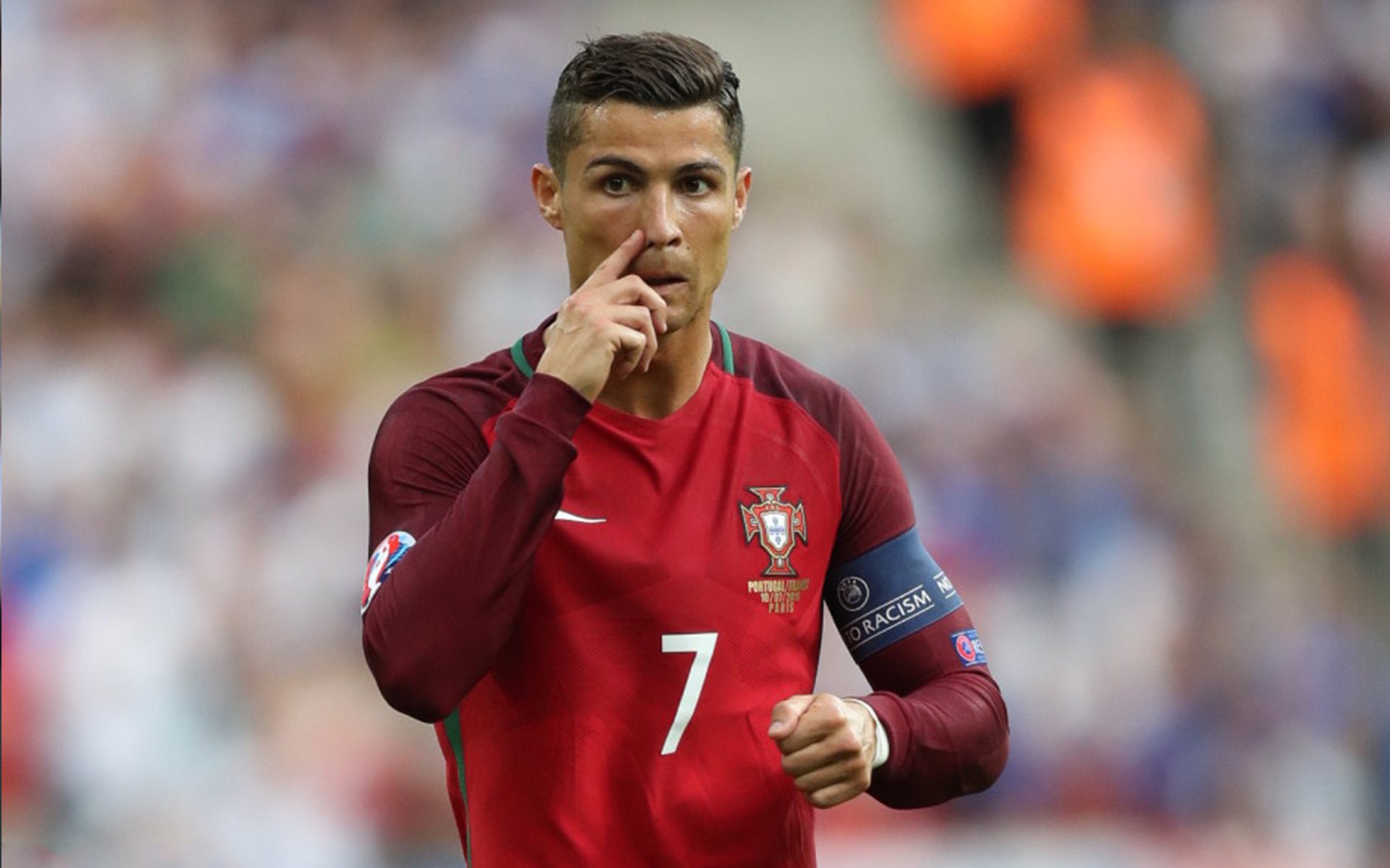 曼联后卫突破助攻展现多面技术能力，曼联队后卫